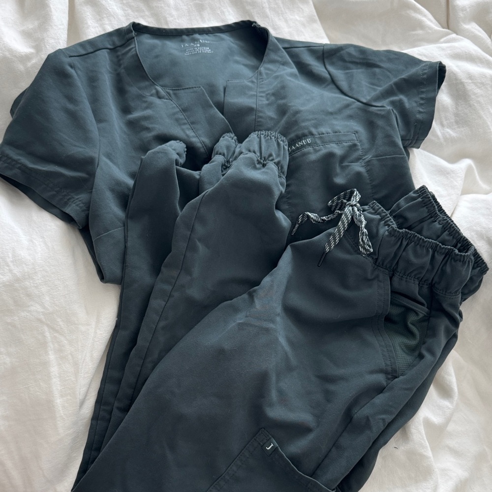 Jaanuu Dark Green Scrub Set XS